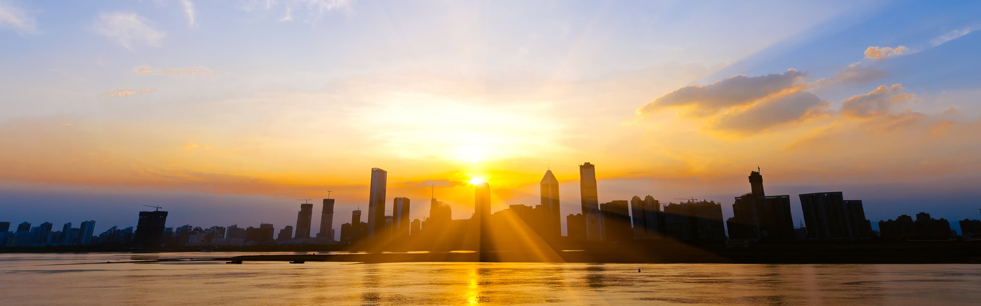 深耕城市 运营城市 服务城市