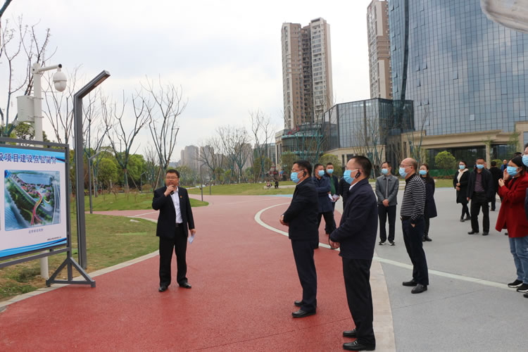 区党工委、管委会考核达坤公司一季度工作