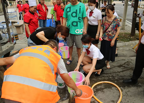 突发停水群众急，达坤公司“解难题”