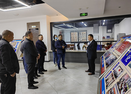 对标先进强党建 观摩交流促发展