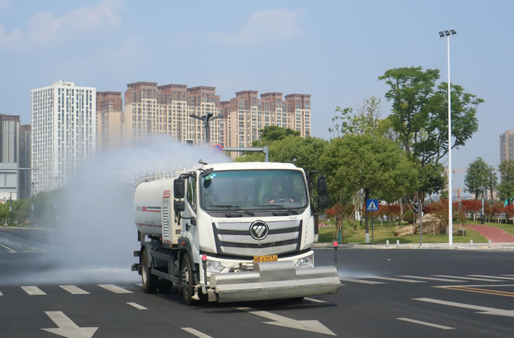 经开区把中水利用引入市政养护领域