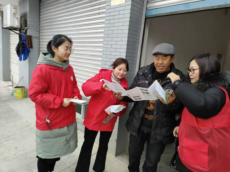 绵阳达坤投资有限公司牵头推进垃圾分类进社区活动.jpg 绵阳达坤投资有限公司牵头推进垃圾分类进社区活动.jpg