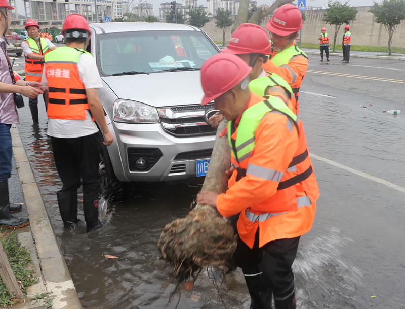 经开区组织开展2024年度城市内涝防汛应急演练4.jpg 经开区组织开展2024年度城市内涝防汛应急演练4.jpg